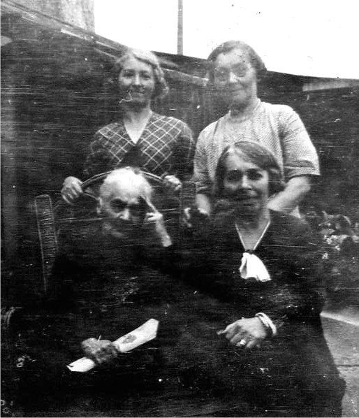 mary wright and daughters